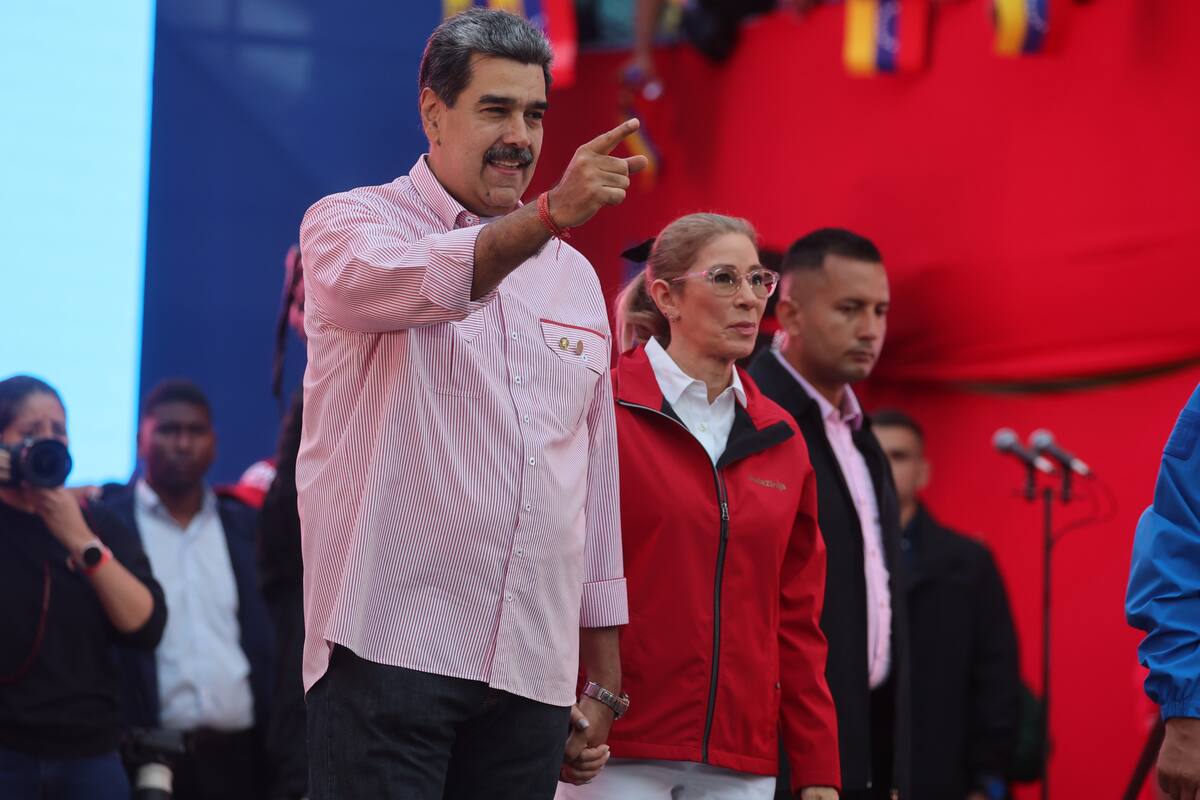 Confirmado: Maduro y Flores se encuentran en un buque militar rumbo a Nueva York