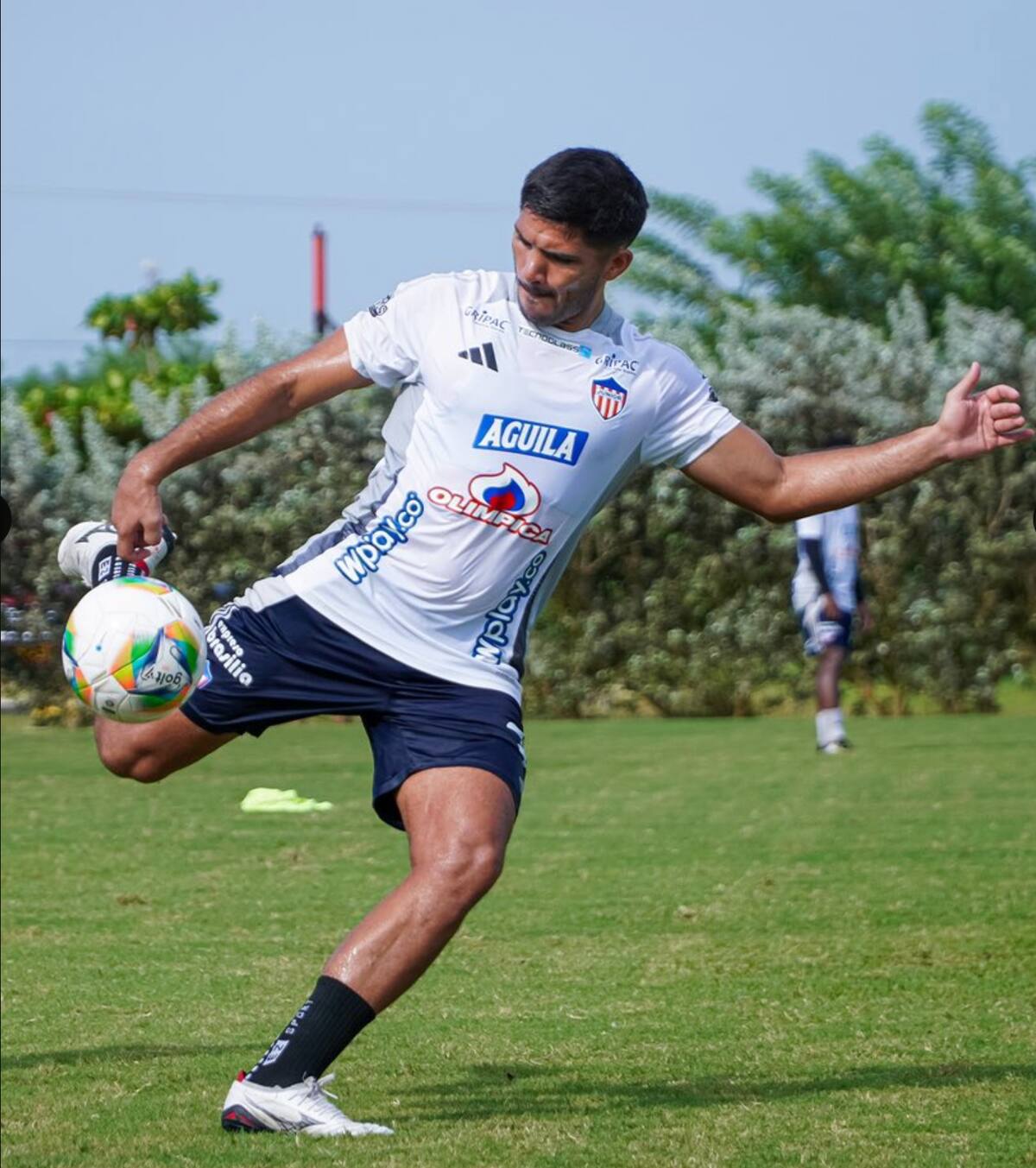 El argentino Nicolás Salazar está disponible para jugar con Junior este sábado ante Envigado, luego de cumplir una fecha de sanción. //Cortesía.