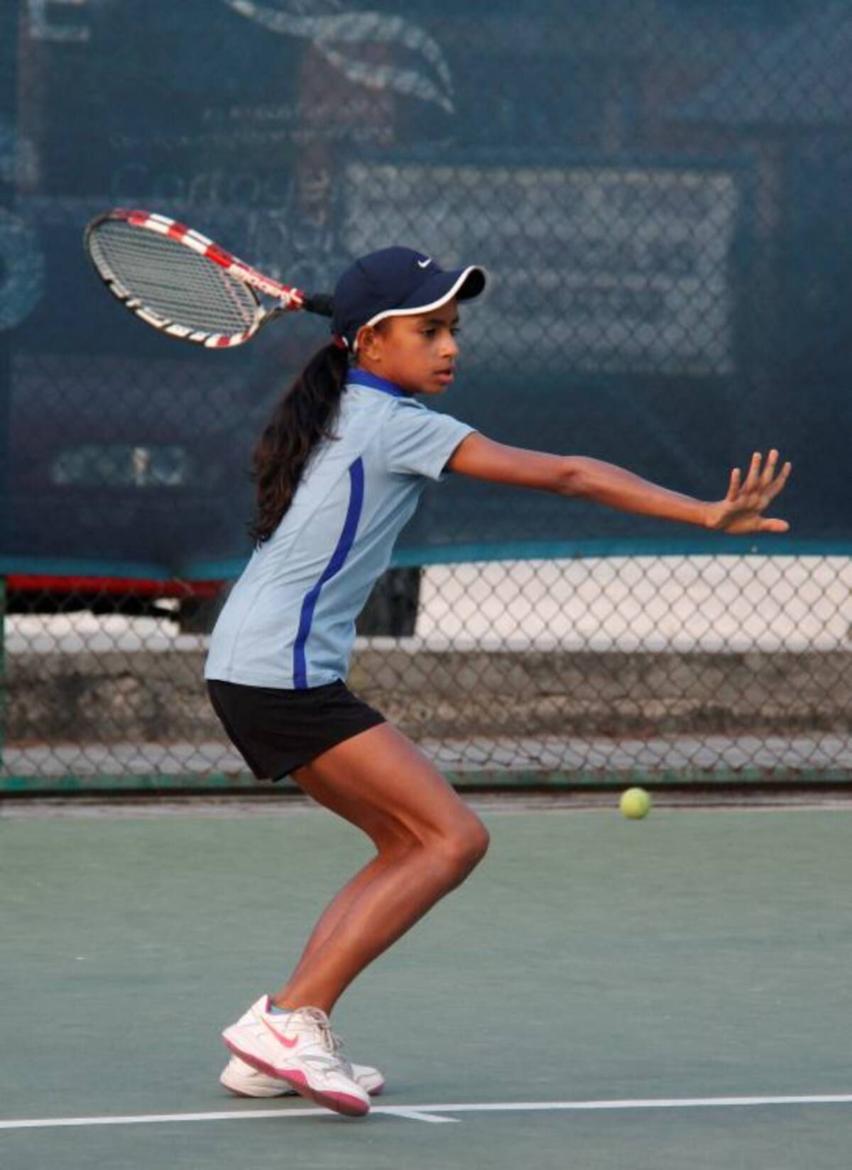Nicoles Gómez, una tenista muy discilina que sueña con ser una gran campeona en el deporte blanco. Kailline Giraldo-El Universal