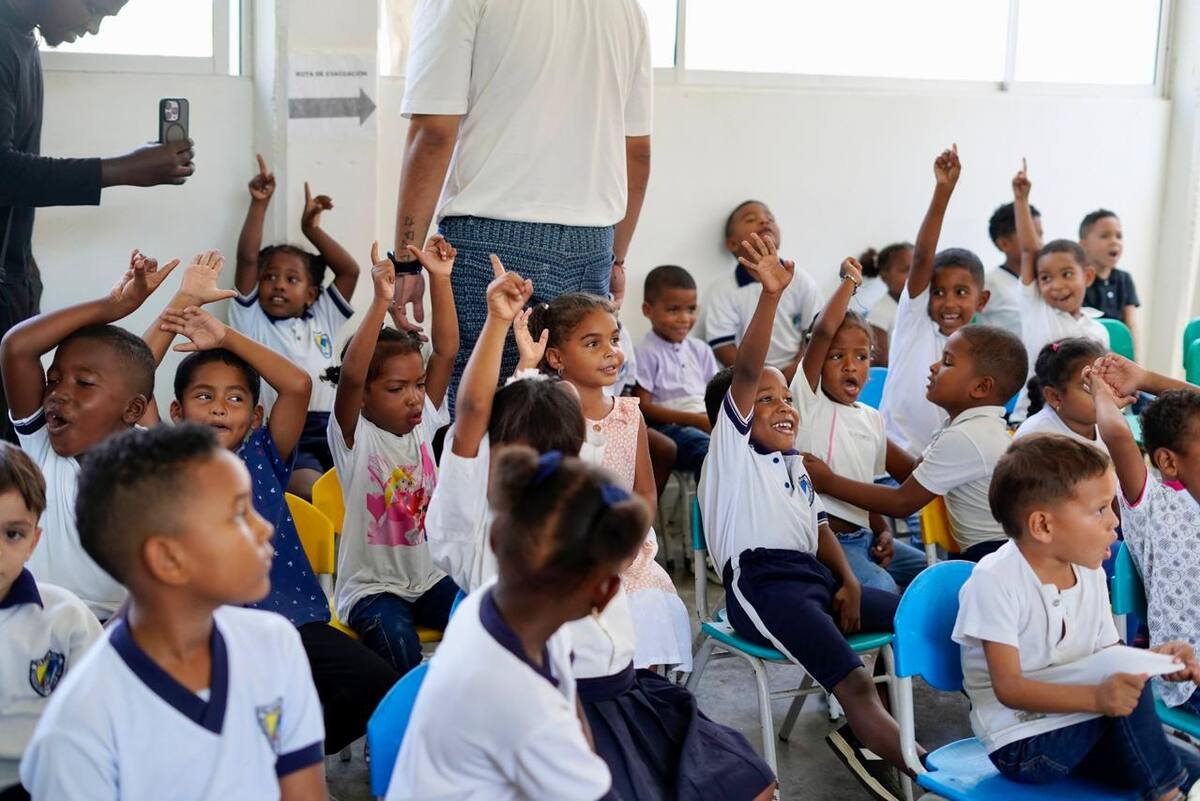 El recorrido arrancó este jueves en la Institución Etnoeducativa de Punta Canoa. // Foto: cortesía - Alcaldía de Cartagena.