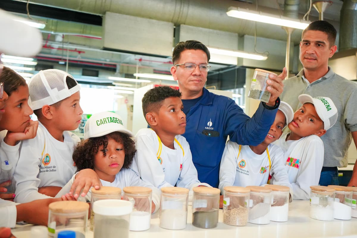 Niños cartageneros visitaron la finca de las galletas Noel. // Cortesía