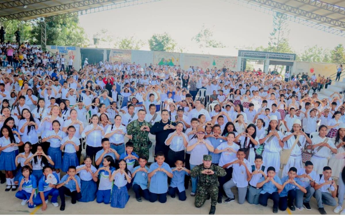 a Policía del Magdalena y el Batallón de Alta Montaña del Ejército Nacional se sumaron a esta alianza con la Gobernación por la protección de la infancia y la juventud del Departamento. //Cortesía DPGDM.