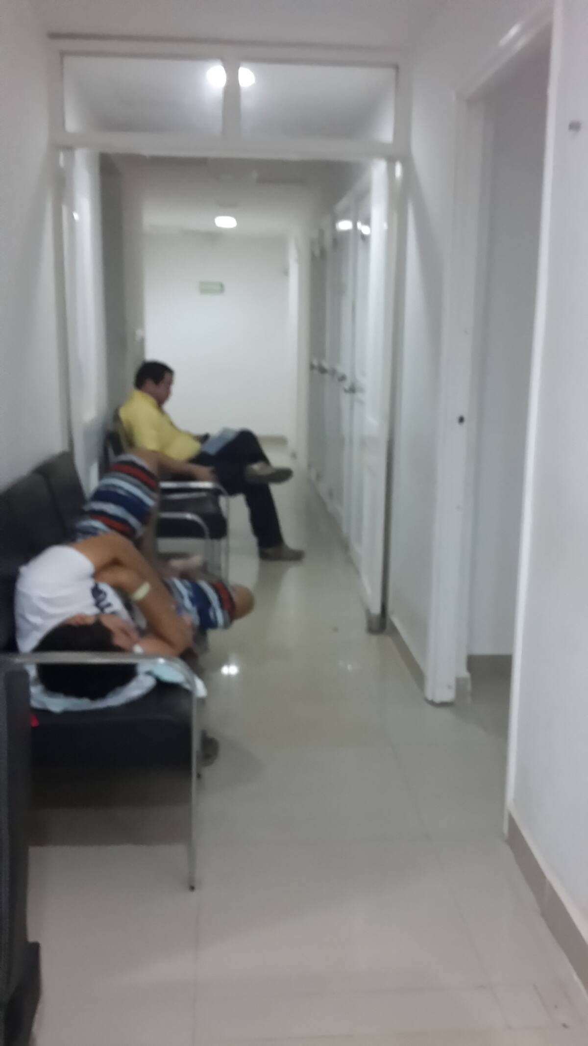 Para acceder a una cama en el hospital hay que pasar por una lista que llega a ser de 23 personas. Cortesía