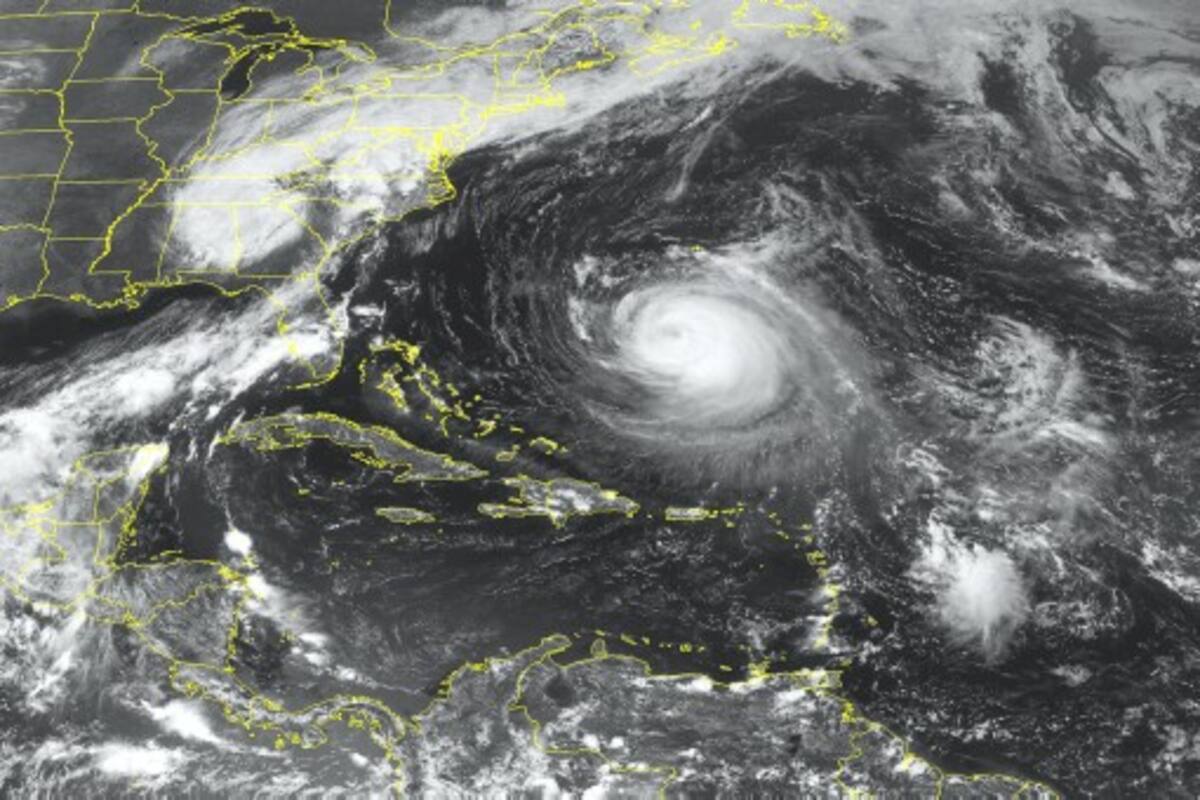 El ojo de Katia se encontraba a 500 km al suroeste de Bermuda, desplazándose hacia el norte entre la isla y Estados Unidos mientras se debilitaba gradualmente. AP