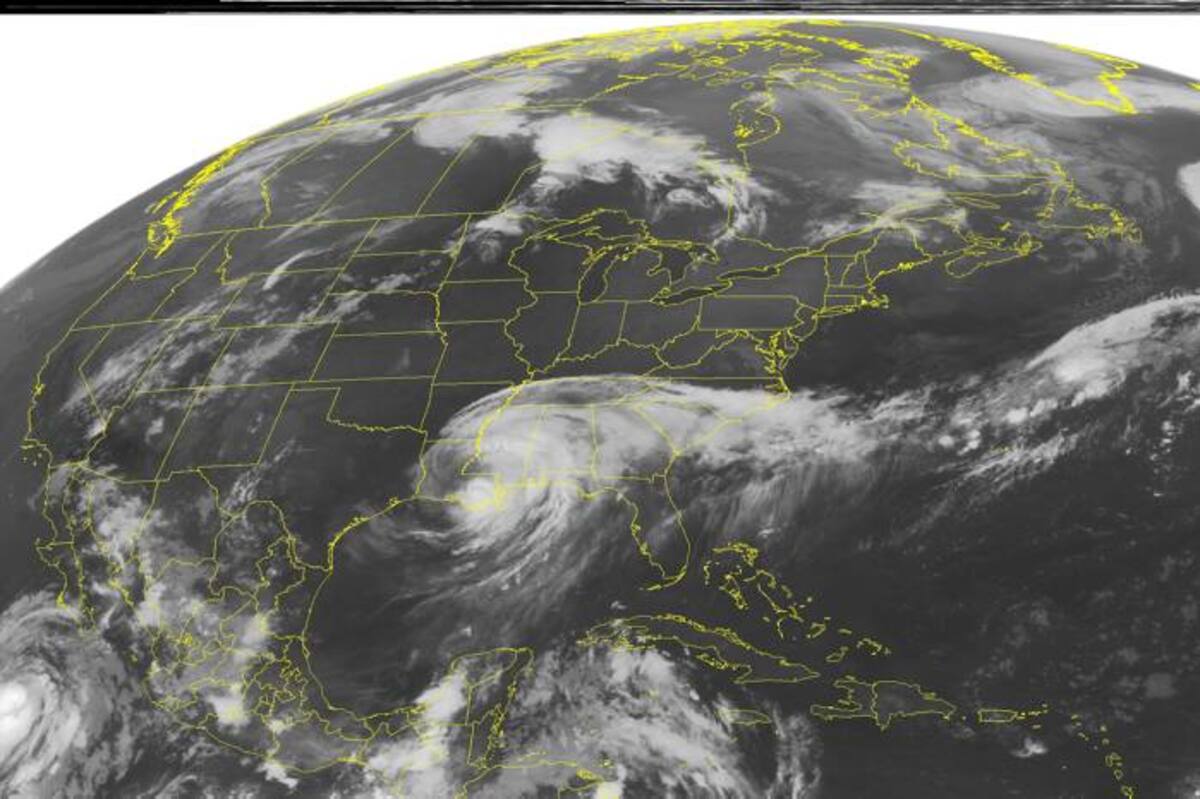 Los vientos máximos de Isaac habían disminuido para el miércoles en la noche a 96 kph (60 mph). AP