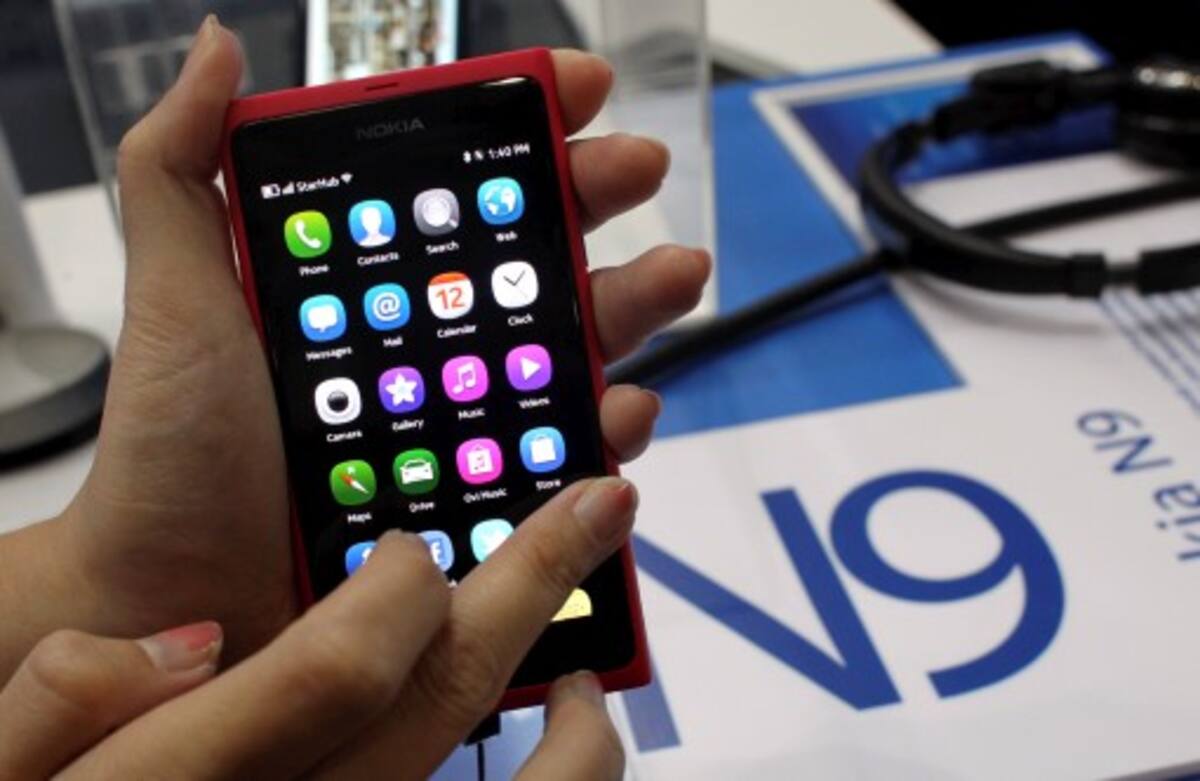 Teléfono Nokia de aplicaciones avanzadas N9, que se basa en la plataforma MeeGo. AP WONG MAYE-E
