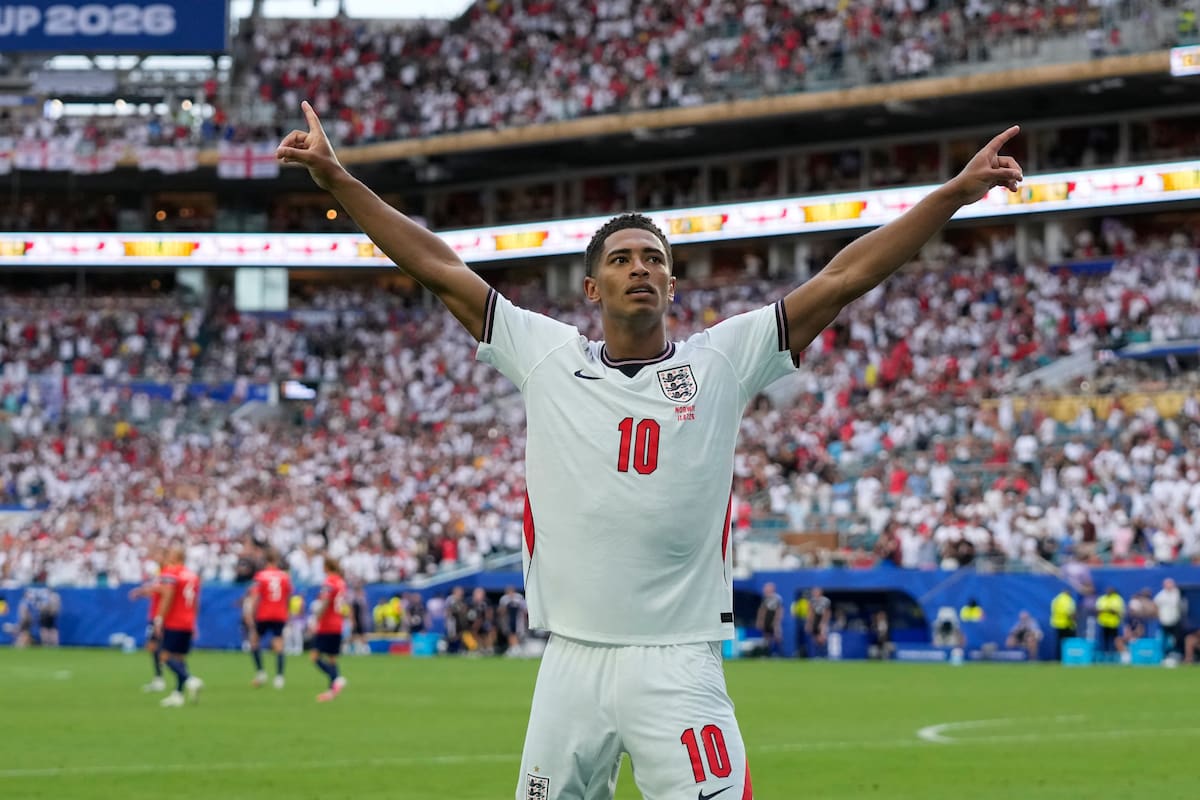 El inglés Jude Bellingham (10) dio la ventaja a Inglaterra sobre Noruega en el duelo por cuartos de final del Mundial. //Foto, AP: Lynne Sladky