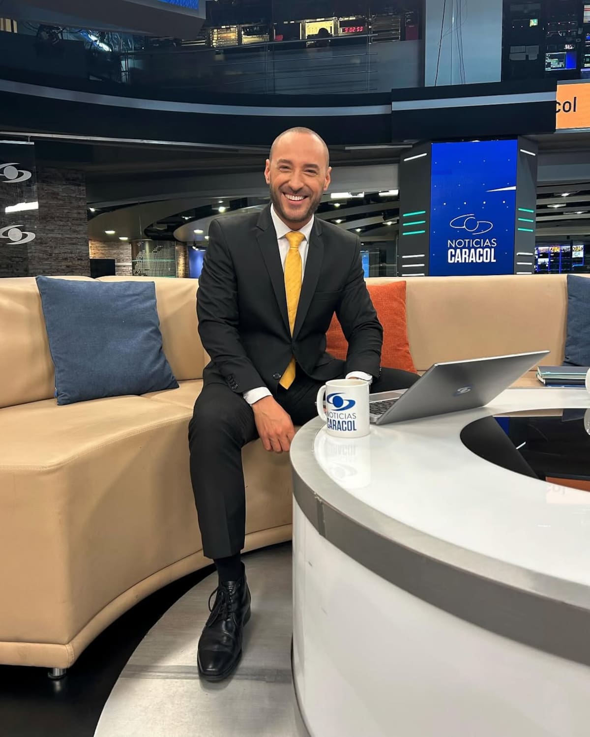 Andrés Montoya reconocido presentador de Noticias Caracol. //Foto: Instagram @andresmontoyaf