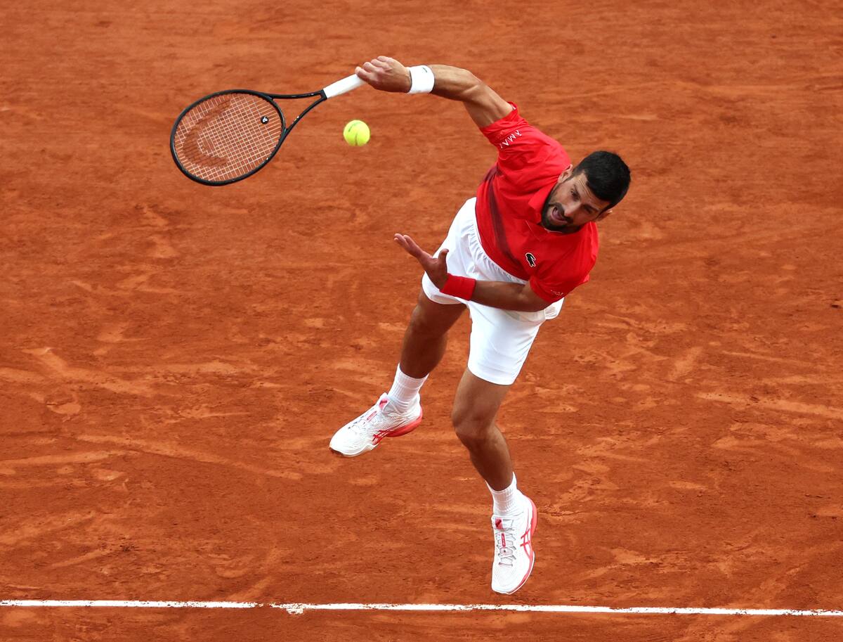 Novak Djokovic quiere levantar su título 101 en Wimbledon. //Foto, EFE: MOHAMMED BADRA