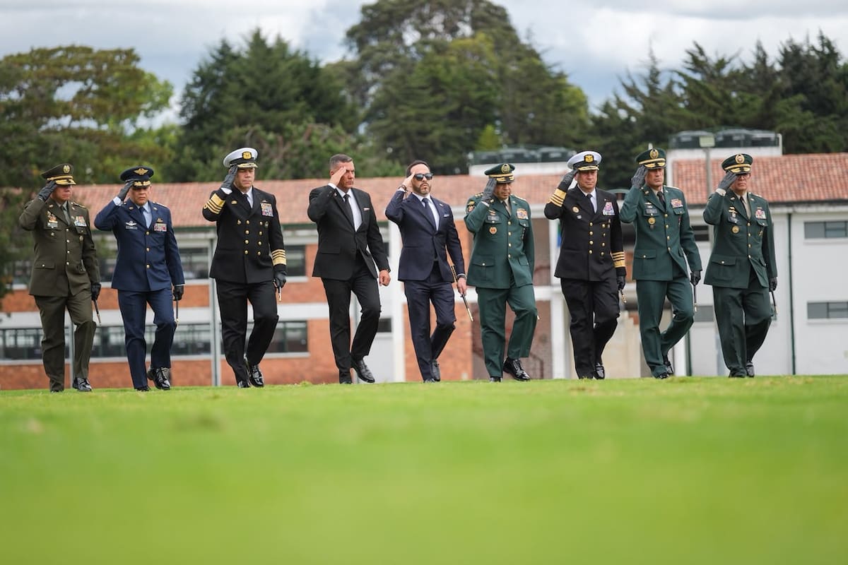 Nueva cúpula militar asumió el mando: De la Espriella pidió enfrentar a grupos armados