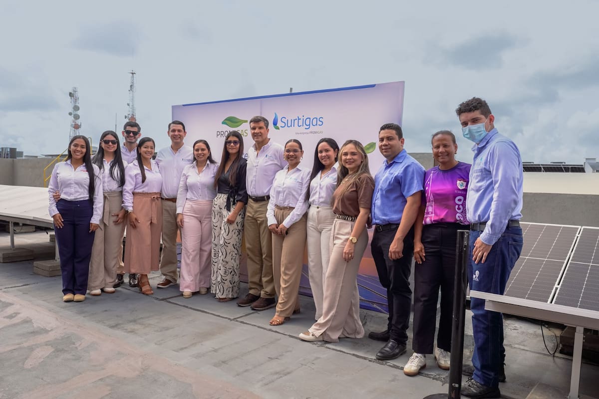 Nueva planta solar beneficia a centro comercial Plaza 90. // cortesía