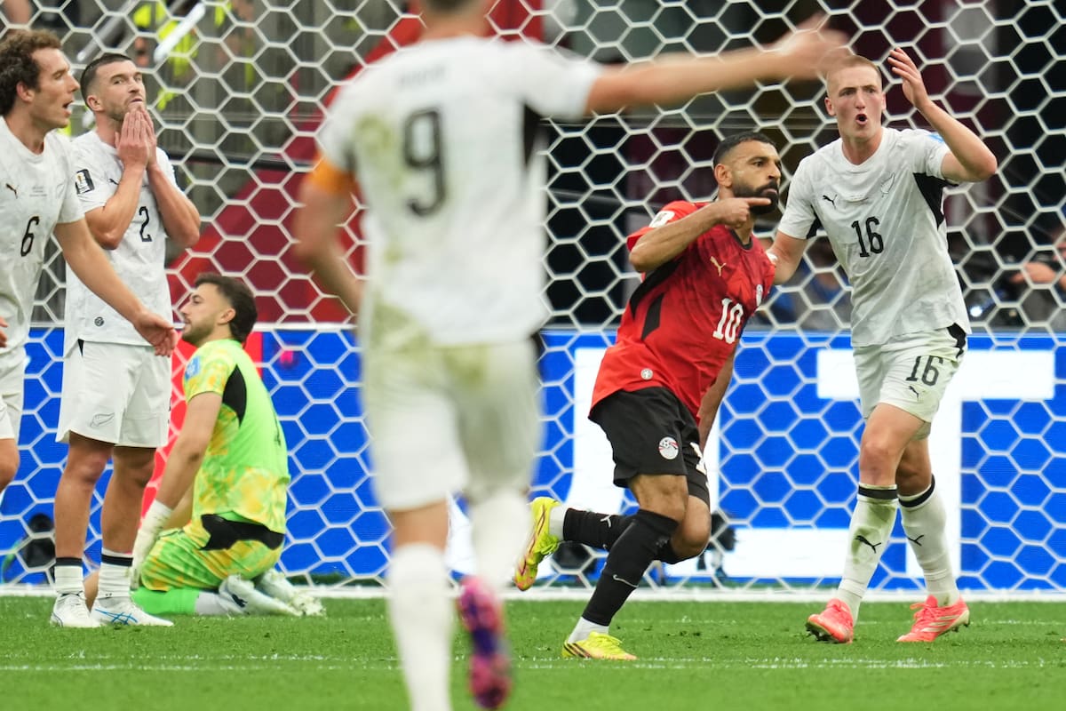 El egipcio Mohamed Salah (10) creció en protagonismo para su selección y selló la victoria ante Nueva Zelanda en el Mundial. //Foto, AP: Abbie Parr