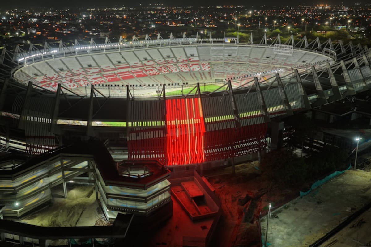 Se hicieron las primeras pruebas de las luces del Estadio Metropolitano Roberto Meléndez