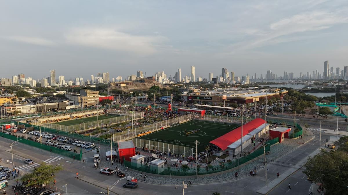 Cerca de 10 mil personas, especialmente niños y jóvenes, estuvieron en la inauguración del sector de Ligas Menores del Nuevo Chambacú. // Foto: Cortesía - Alcaldía de Cartagena.