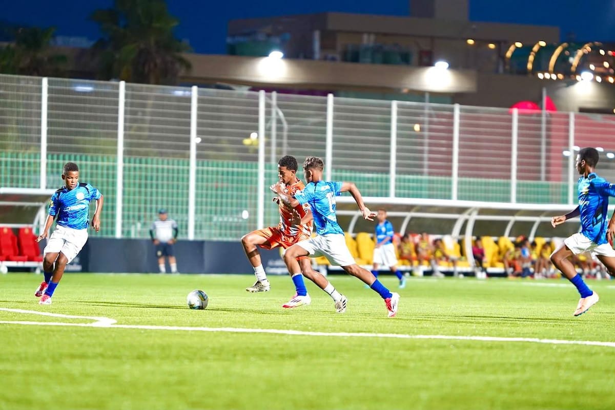 Nueva cancha de fútbol 11 en el complejo deportivo // Cortesía: Acaldía de Cartagena.