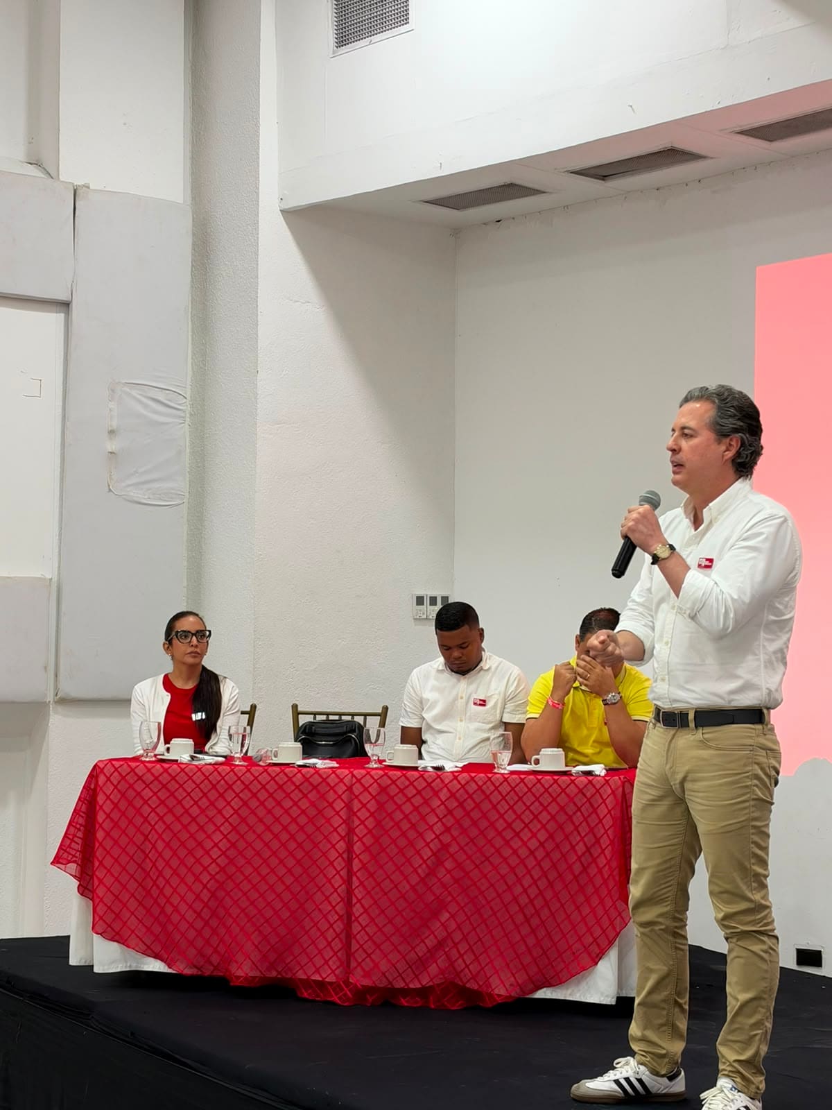 El director nacional del Nuevo Liberalismo, Juan Manuel Galán, estuvo presidiendo la asamblea departamental Bolívar de la colectividad. // Foto: Cortesía - Nuevo Liberalismo.