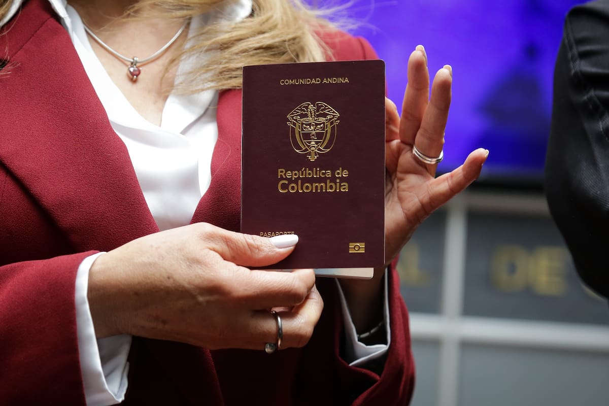 Imagen de referencia del nuevo modelo de pasaporte en Colombia. // Foto: Colprensa - Catalina Olaya.