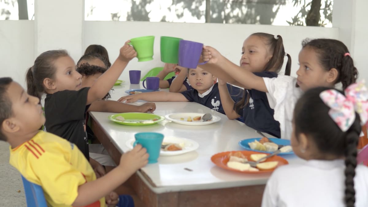 El programa de menús escolares sostenibles ha generado resultados positivos en el mejoramiento de la nutrición infantil y la reducción de la huella de carbono en otras ciudades del mundo. //Cortesía Alcaldía de Barranquilla.