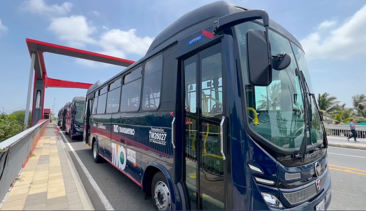 Cada busetón tiene capacidad para 50 pasajeros, de los cuales 36 puestos para ir sentados, 13 de pie y un espacio exclusivo para personas con movilidad reducida.// Cortesía Alcaldía de Barranquilla.