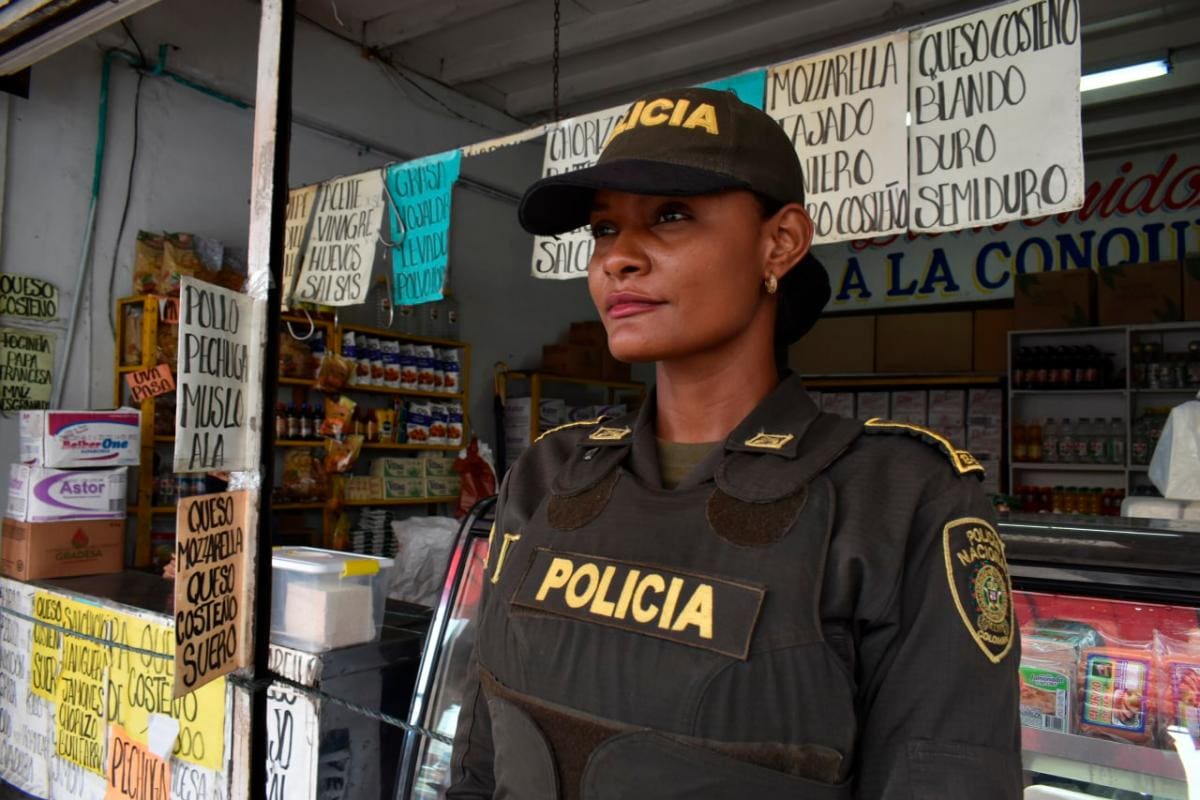 El Mercado de Bazurto tiene su guardiana: la patrullera Nuria Mosquera