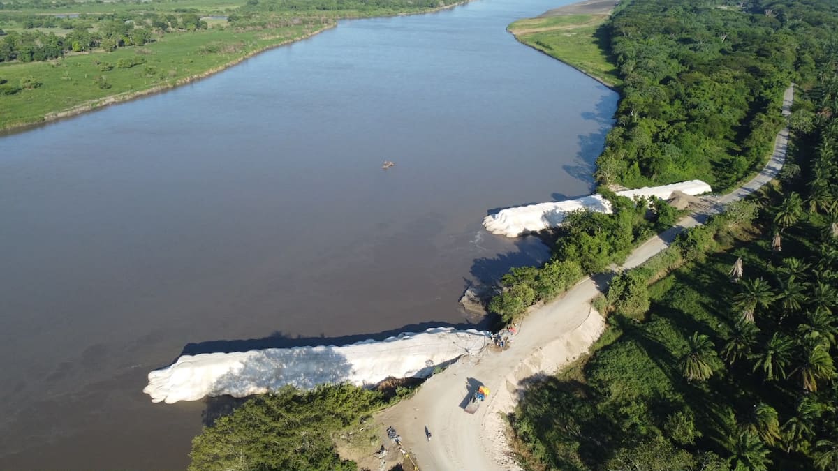 Obra de protección en el Brazo Morales reduce el riesgo de inundaciones y garantiza la conectividad vial de Río Viejo. // Foto: cortesía - UNGRD