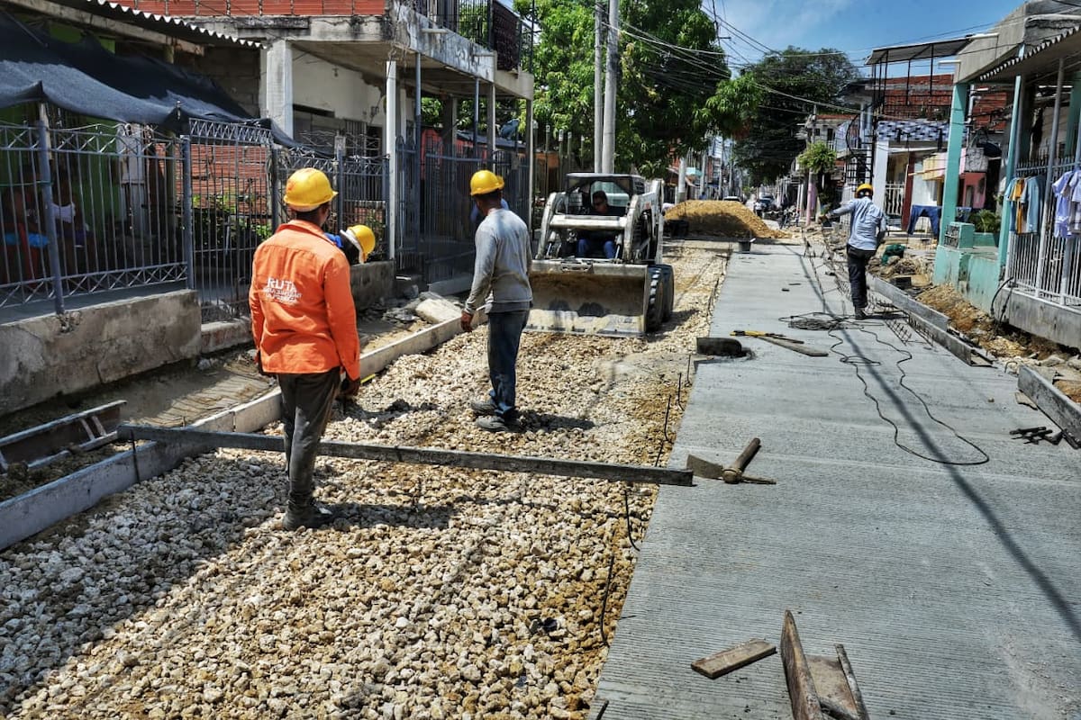 Avanza al 85 % pavimentación de la calle de ‘El Chisme’ en Cartagena
