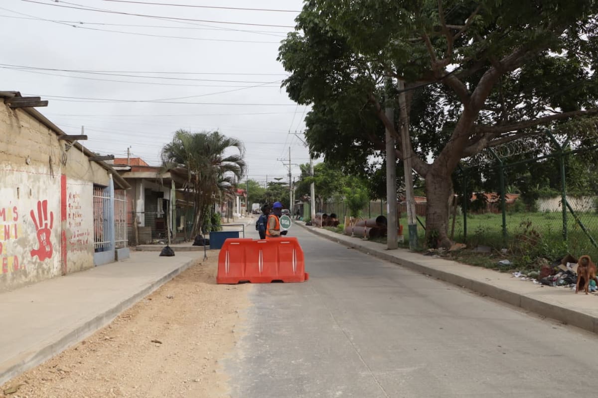 Obras de construcción de la nueva conducción de agua potable hacia Nelson Mandela. // Foto: Aguas de Cartagena