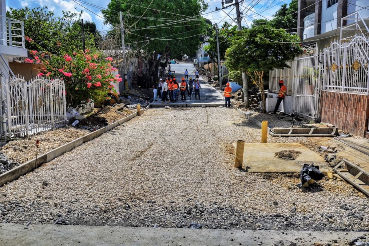 Obras de la Alcaldía de Cartagena en la calle San Luis de Escallón Villa. // Cortesía Alcaldía