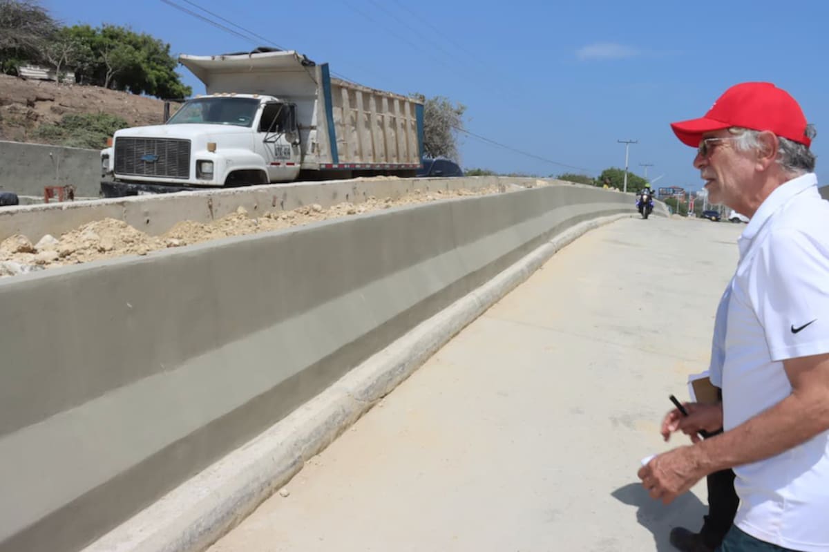 La obra de infraestructura La Gran Vía integra movilidad, drenaje y conectividad digital en la carrera 51B entre Barranquilla y Puerto Colombia.//Cortesía Gobernación del Atlántico.