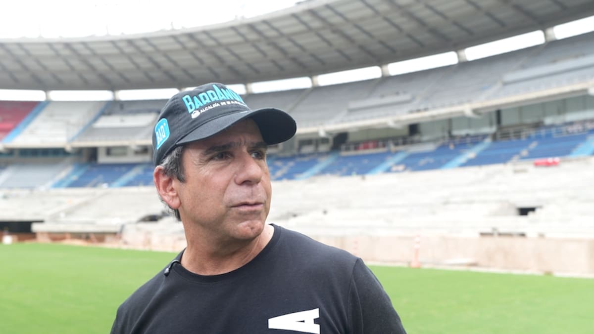 Alejandro Char, alcalde de Barranquilla, anunció que esta semana que entra se coserá el césped natural con el artificial que tendrá el estadio Roberto Meléndez. //Cortesía Alcaldía de Barranquilla.