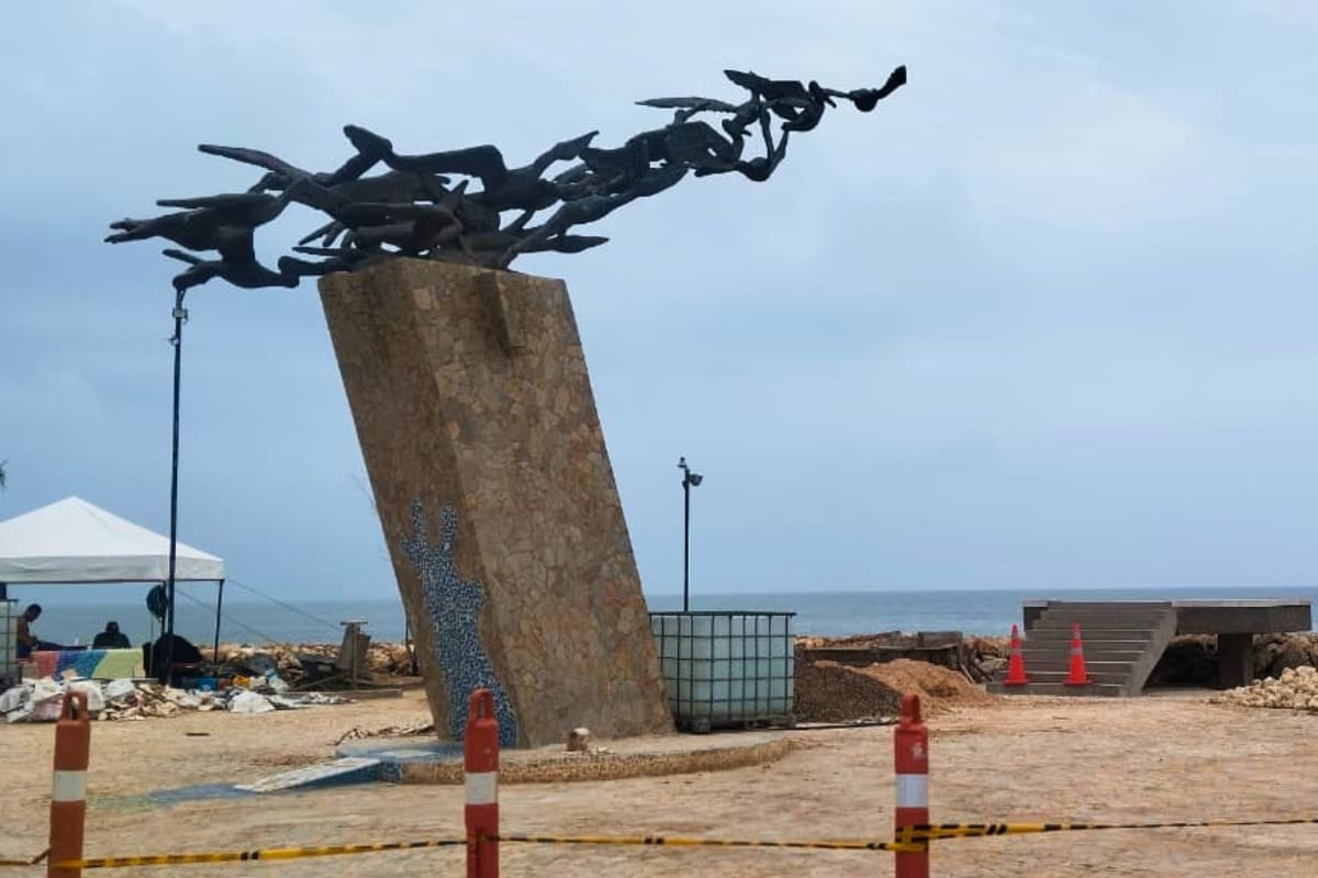 Obras del proyecto Defensa Costera 2050 en el monumento Los Alcatraces. // Foto: Óscar Díaz Acosta - El Universal