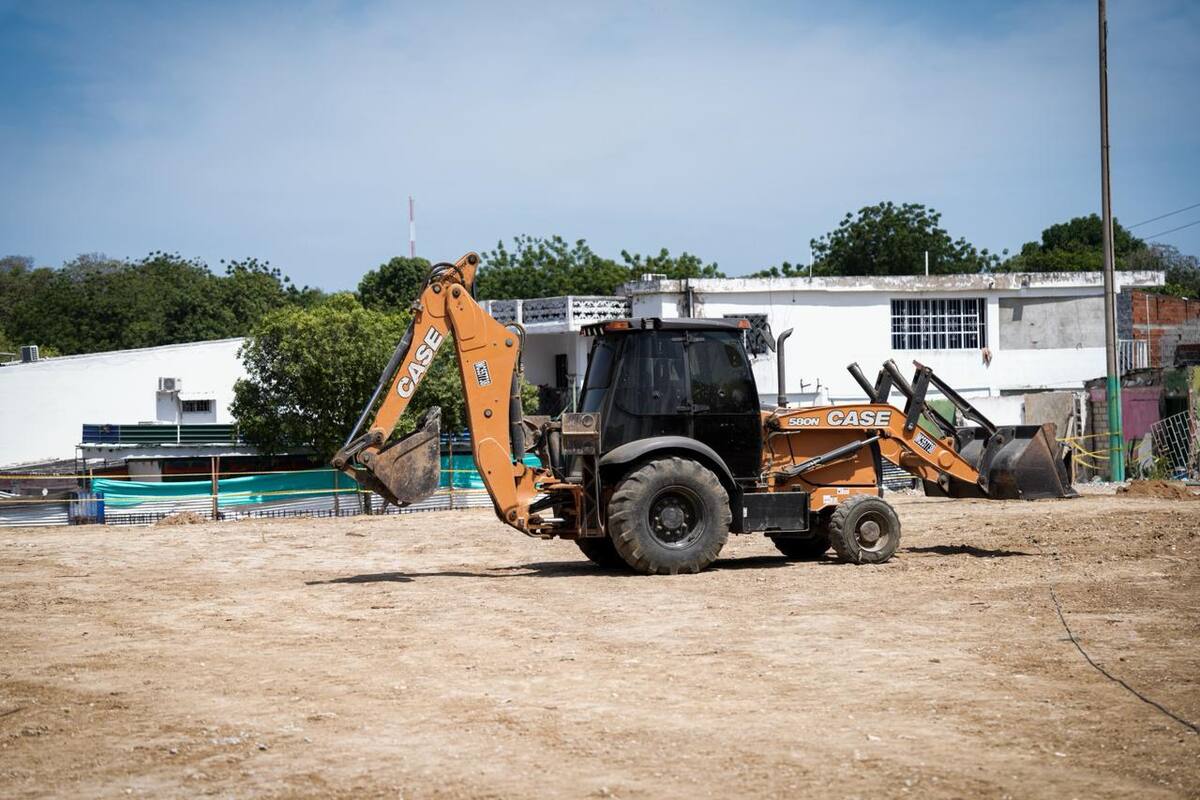 Avanzan obras de recuperación del estadio de sóftbol de Los Cerros
