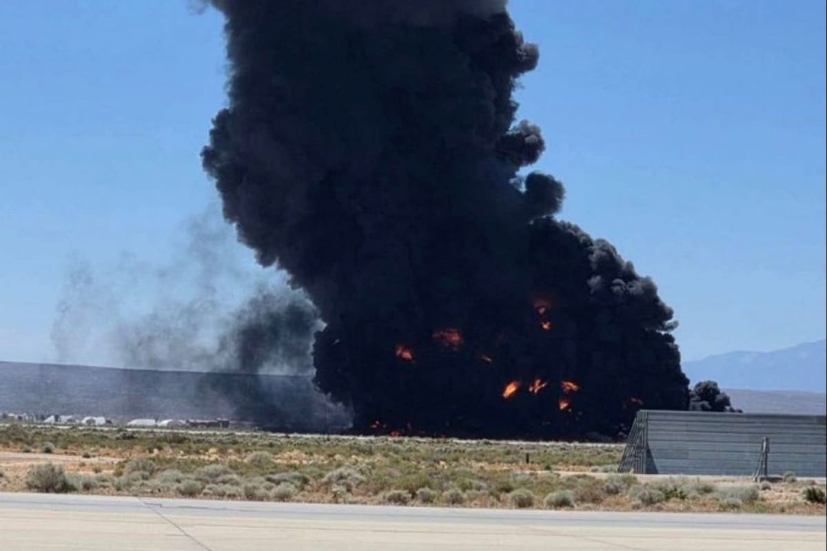 Ocho fallecidos tras caída de bombardero estratégico B-52 en California