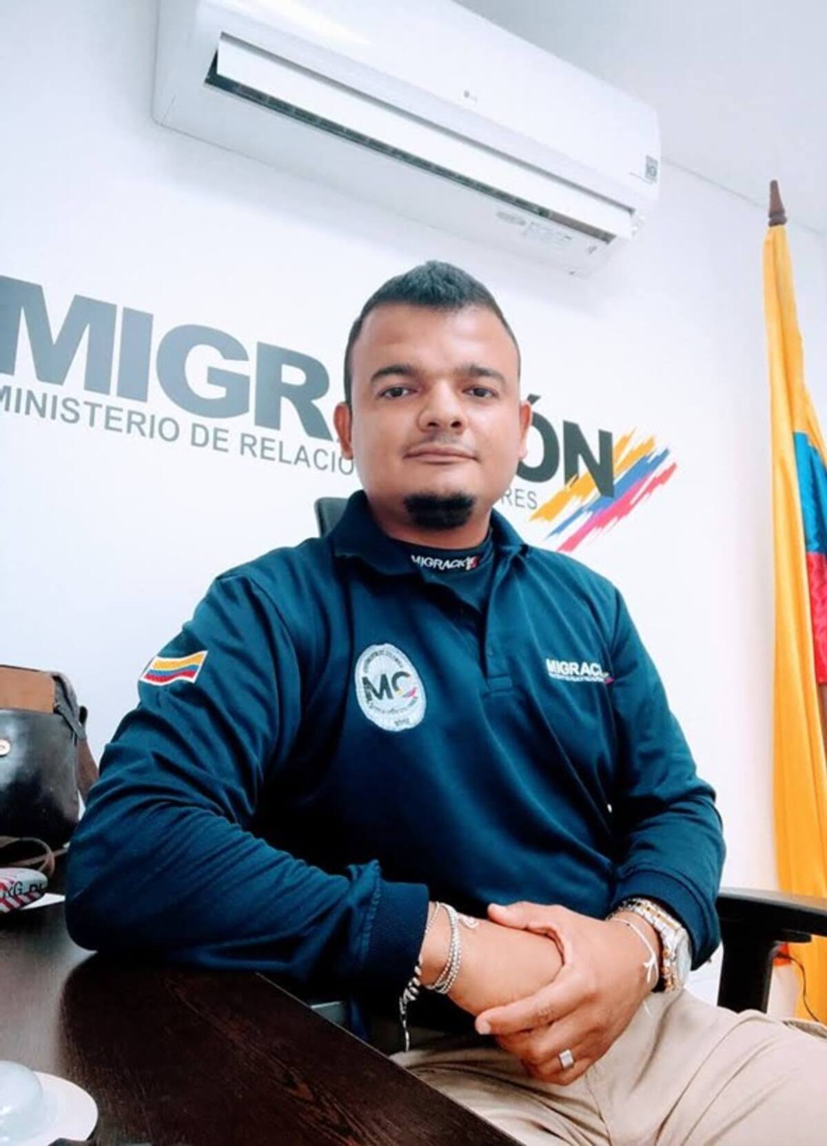 Oficial Luis Fernando Ospino Jaime, funcionario de Migración Colombia. // Foto: cortesía - Migración Colombia