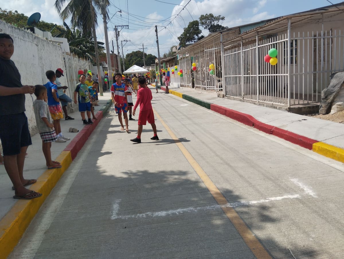 Alcaldía de Cartagena entregó la calle Santa Clara en Olaya Herrera. // Foto: Oscar Diaz.