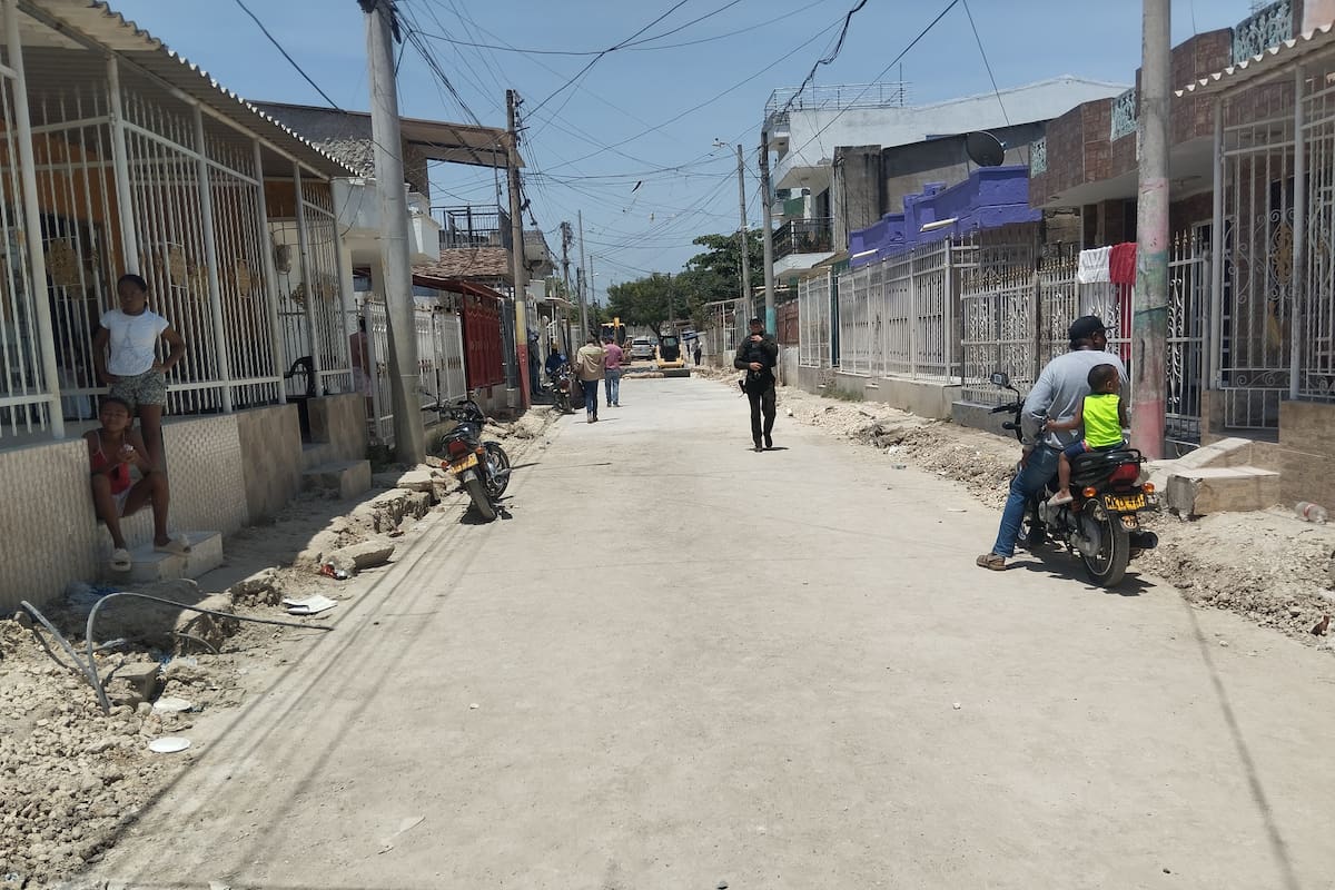 Así va la pavimentación de la calle Colombia en Olaya Herrera
