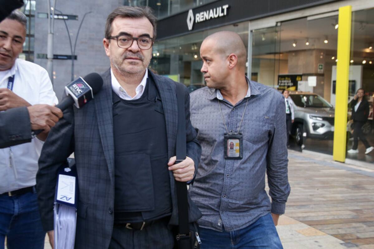 Olmedo López y Sneyder Pinilla, a guarniciones militares por corrupción