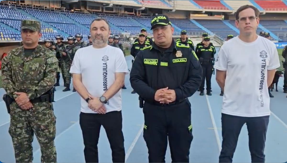 El teniente coronel Belkin Villarreal, subcomandante (E) Policía Metropolitana de Barranquilla, entregando detalles del operativo de seguridad para el partido Junior vs Deportes Tolima.//Cortesía Policía Mebar.