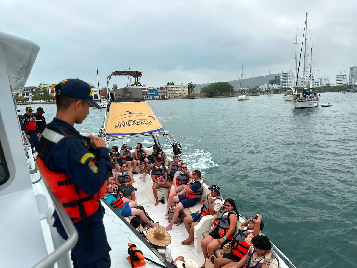 Durante la temporada de vacaciones, los inspectores de la DIMAR se encuentran desplegados en los principales muelles y zonas naúticas.