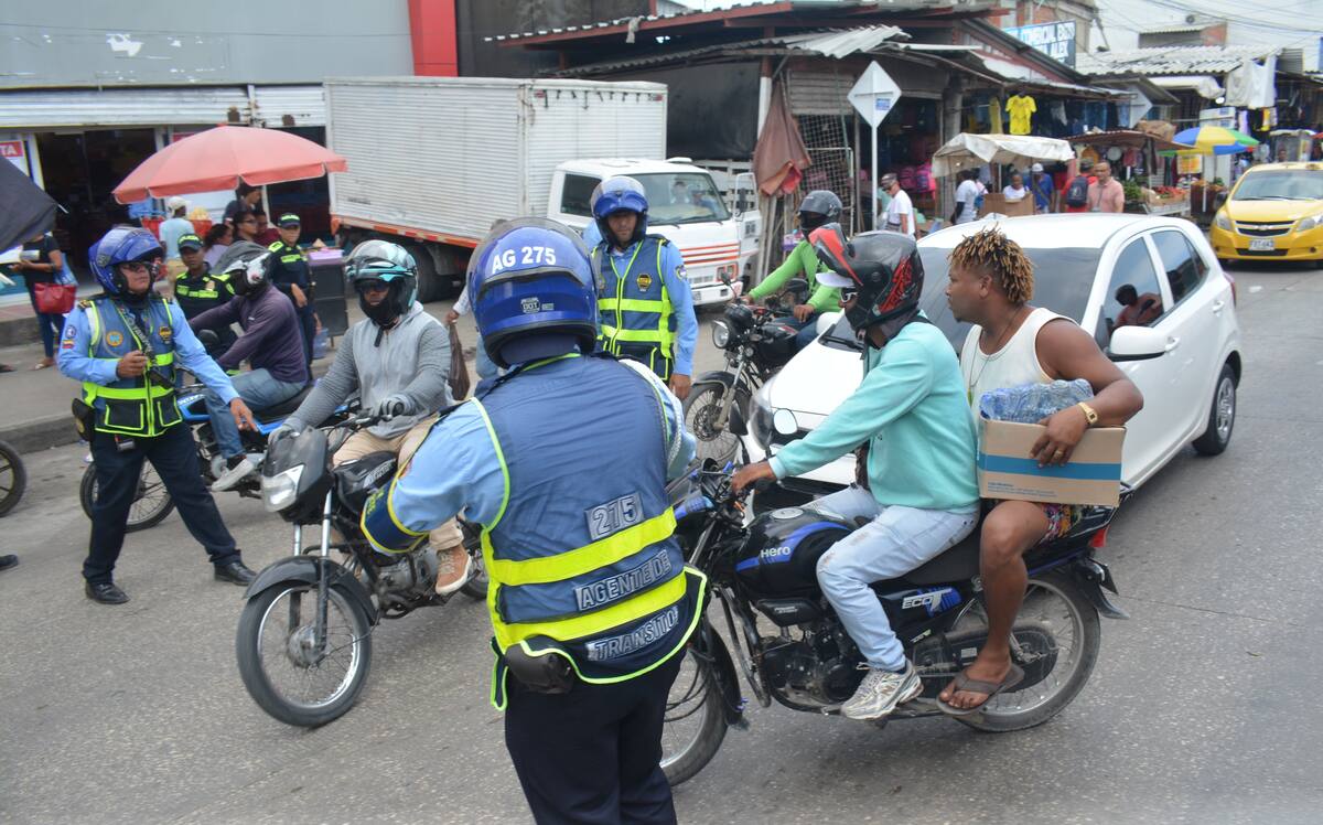 En operativos en Bazurto se inmovilizaron 28 motocicletas. // Foto: cortesía