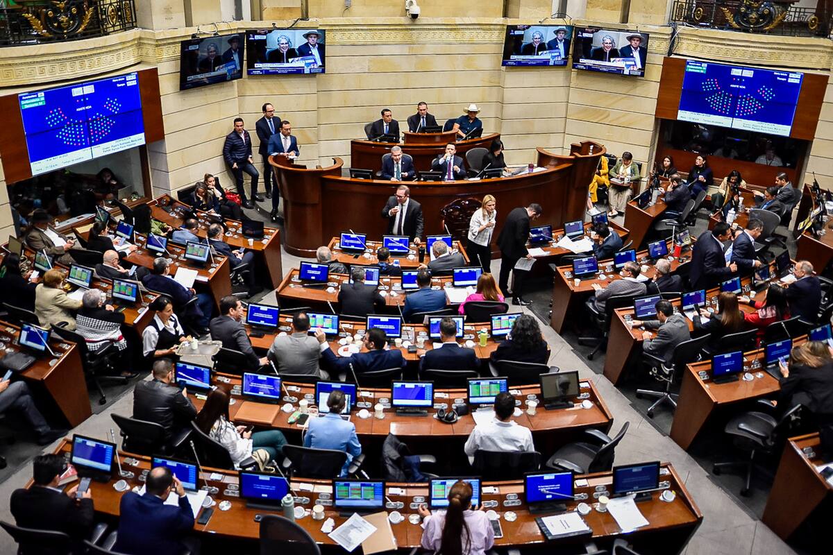Petro es acusado de “golpe de Estado” por consulta laboral por decreto