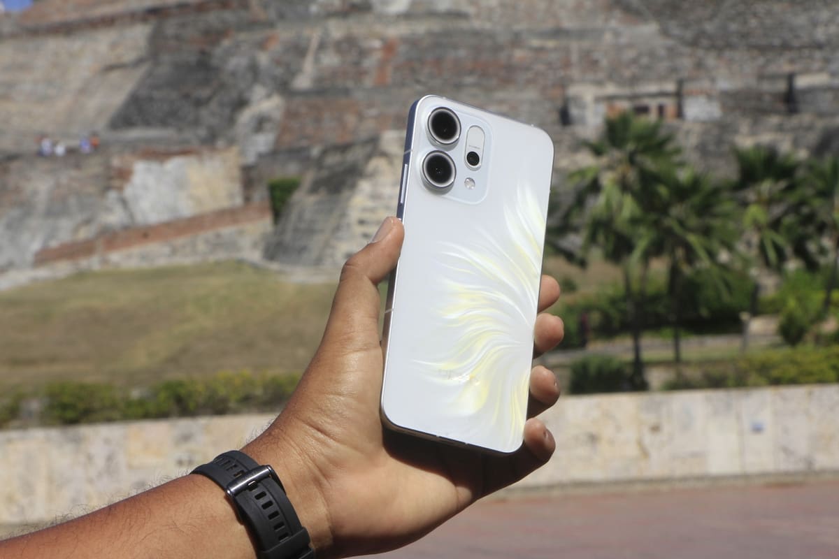 Oppo Reno 14 5 G, un teléfono que aspira y llega a más