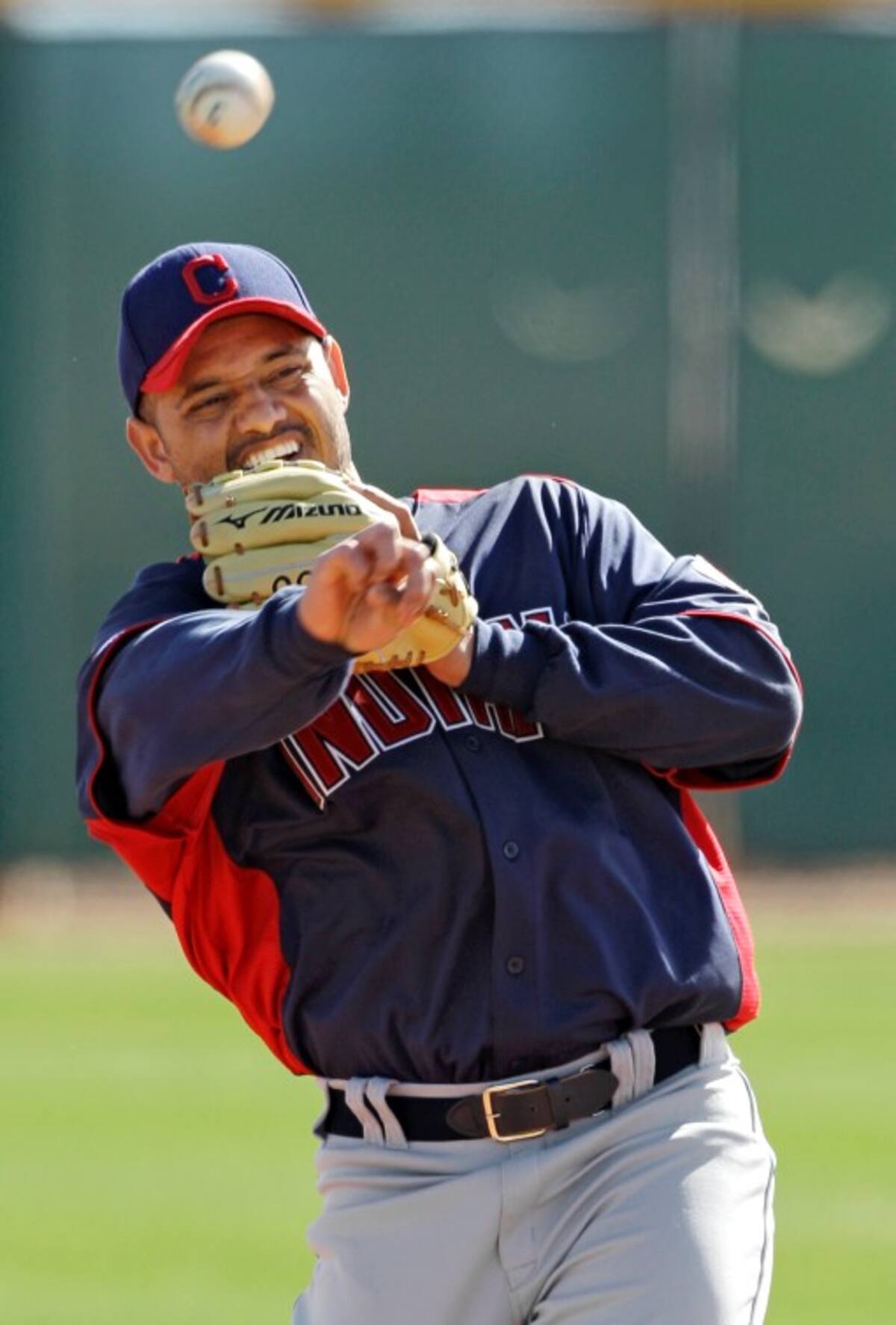 Orlando Cabrera debutará hoy en Grandes Ligas como segunda base con los Indios de Cleveland. AP MARK DUNCAN