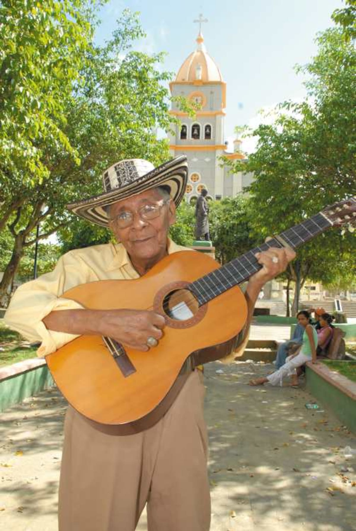 Pablito Flórez, el más importante cantautor cordobés, murió este miércoles a las 6:45 de la tarde en la clínica Central de esta ciudad, a la edad de 85 años. (Colprensa Meridiano de Córdoba)