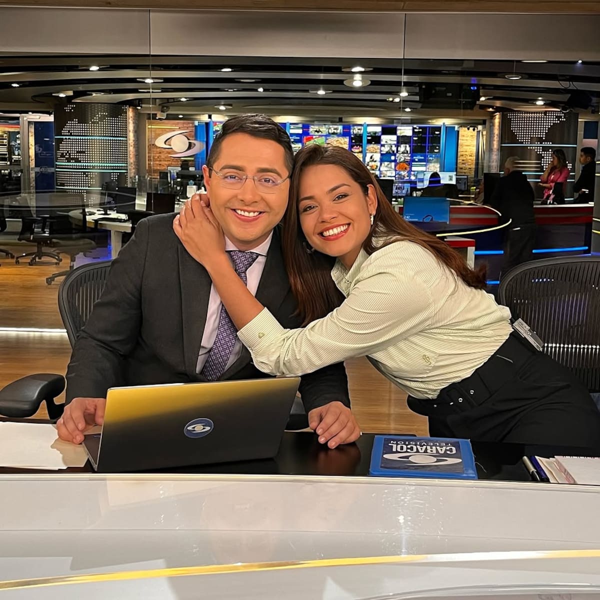 Pablo Arango, presentador de Noticias Caracol, estudiante de derecho y profesor universitario. //Foto: IG @reporteropablo