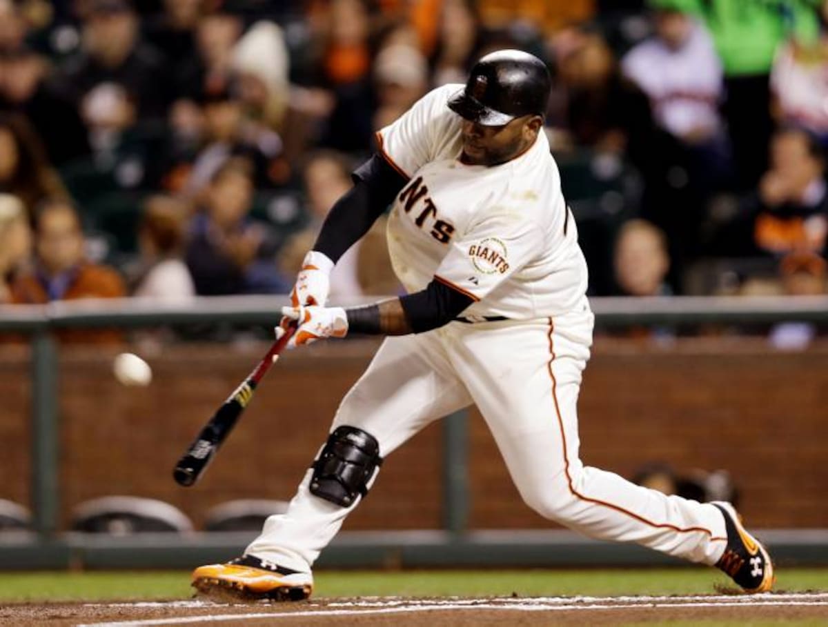 Pablo Sandoval conectó jonrón para ayudar a los Gigantes a derrotar 7-1 a los Rcokies. AFP