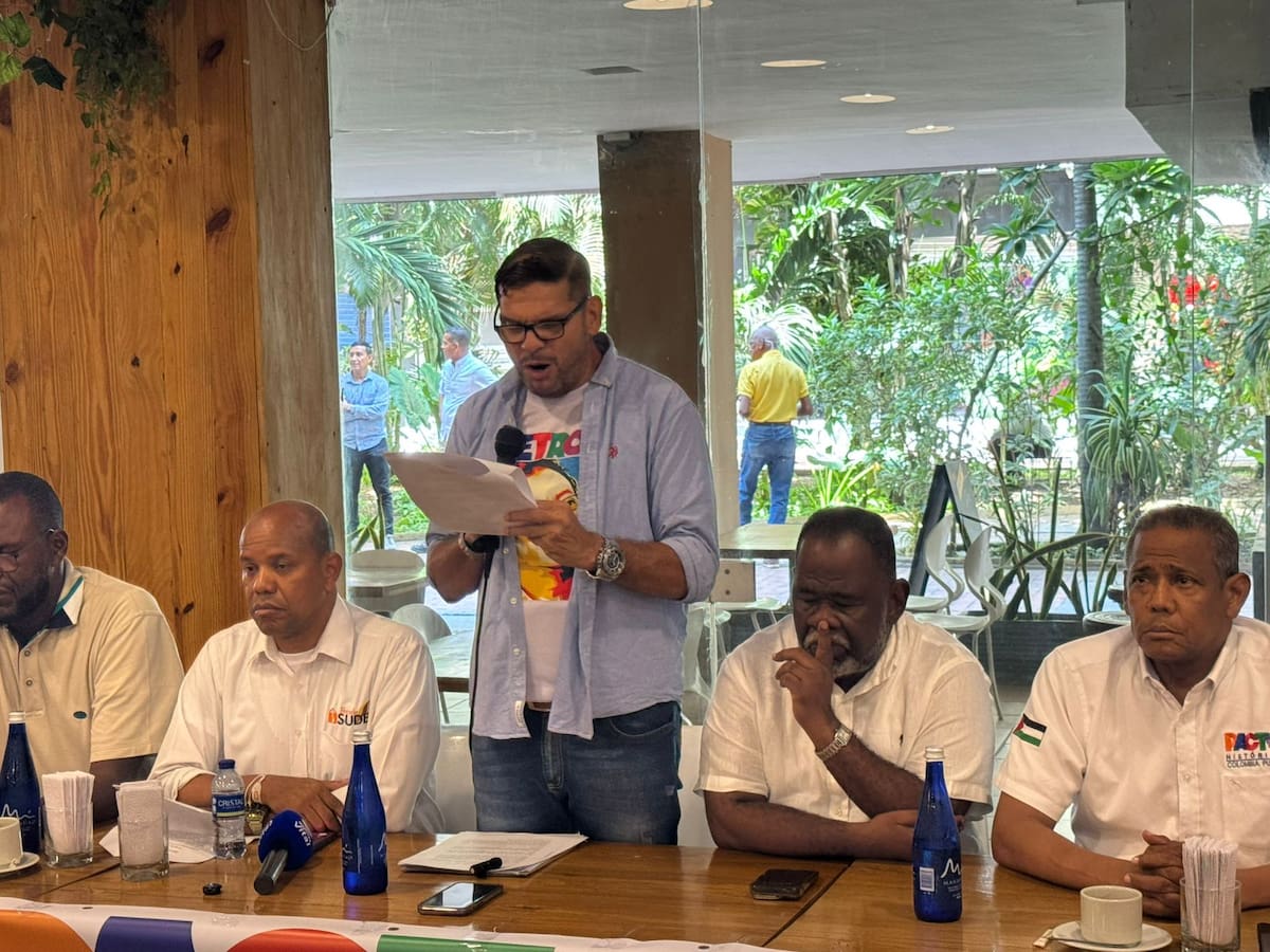 El espacio contó con la presencia de Amaury Julio, recién elegido como representante a la Cámara del Pacto Histórico por Bolívar; como también de líderes petristas conocidos a nivel local, como Javier Marrugo, Hernando Samudio, Pedro Herrera, entre otros.
// Foto: Cortesía - Pacto Histórico.