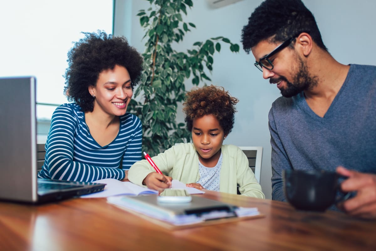 El rol de los padres es clave en la educación de sus hijos. // Foto: 123RF