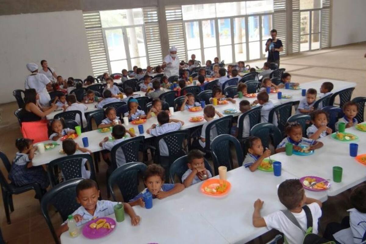 Más de 700.000 estudiantes sin alimentación escolar por retrasos