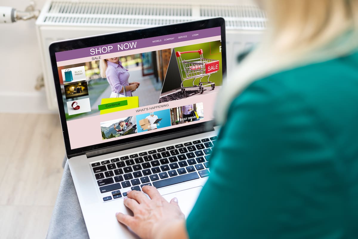 Esta iniciativa ofrece herramientas digitales sin costo para que los pequeños negocios fortalezcan su presencia en buscadores y redes sociales // Freepik.